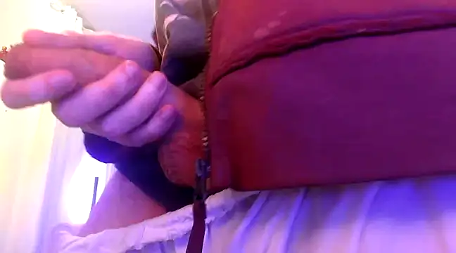 Snapshot of tykun chatting on 03/13/25, 08:48 tykun online show from 03/13/25, 08:48