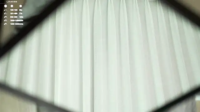 Snapshot of MonetLeitman chatting on 11/12/25, 01:06 MonetLeitman online show from 11/12/25, 01:06