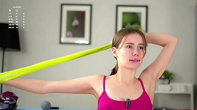 Snapshot of MonetLeitman chatting on 11/25/25, 01:38 MonetLeitman online show from 11/25/25, 01:38