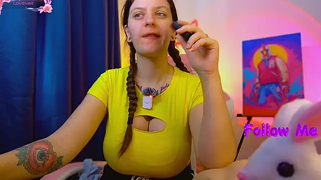 Snapshot of Ann_mikela chatting on 04/02/26, 10:24 Ann mikela online show from 04/02/26, 10:24