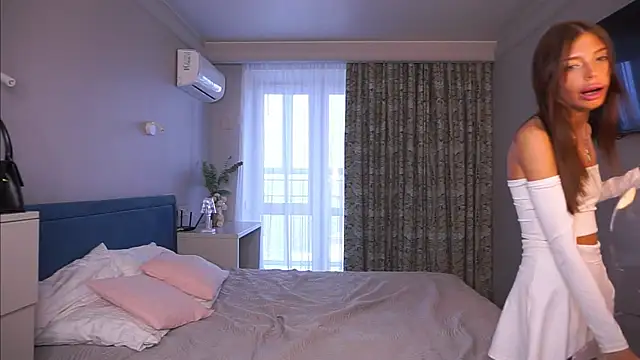 Snapshot of LoisKeedah chatting on 11/23/25, 07:19 LoisKeedah online show from 11/23/25, 07:19