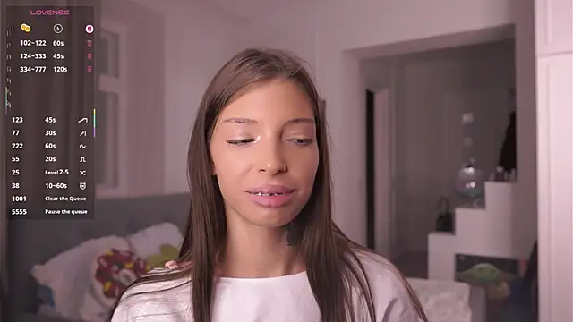 Snapshot of LoisKeedah chatting on 12/13/25, 07:53 LoisKeedah online show from 12/13/25, 07:53