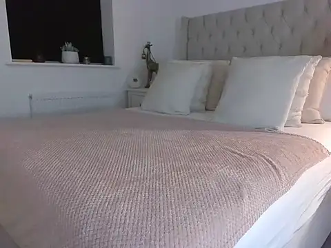 NaughtyMrsKnox online show from 10/23/25, 07:34