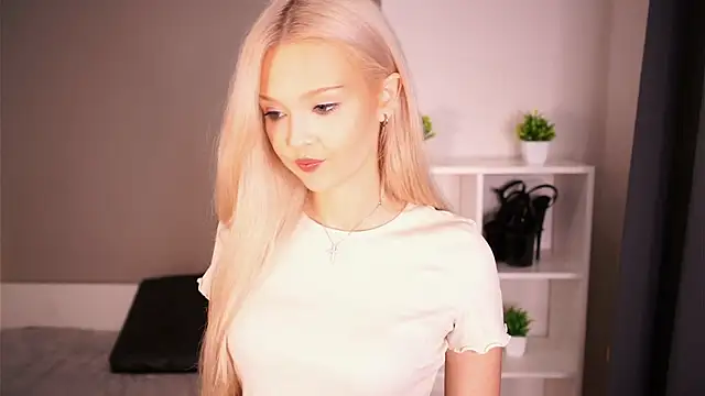 KaryTasch online show from 10/21/25, 07:47