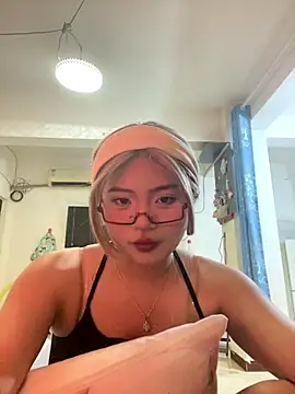 lan-xinh1 online show from 10/14/25, 10:05