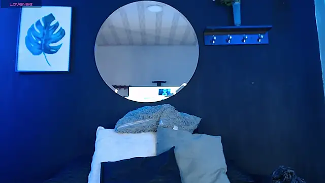 TamaraaRoss  online show from 11/19/25, 06:52