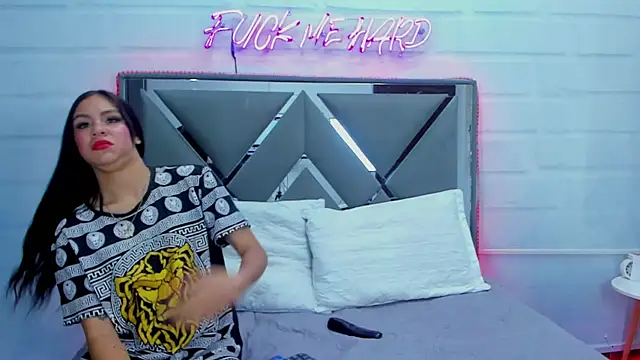 Innocent Room1 online show from 10/19/25, 06:41