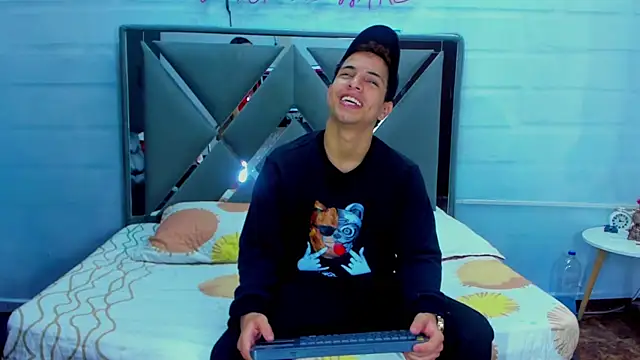 Innocent Room1 online show from 11/07/25, 06:41