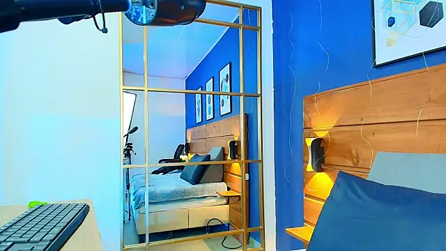 nahomy keller online show from 10/21/25, 03:40