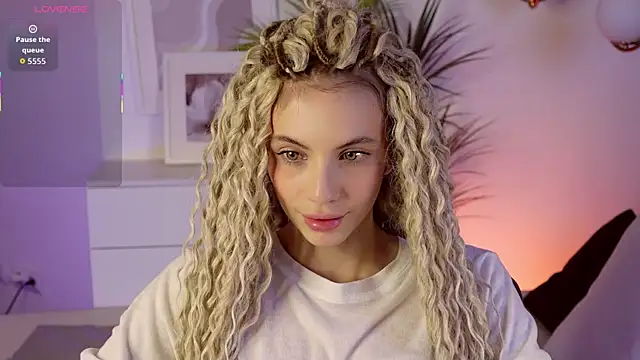 mia silkk online show from 11/06/25, 06:25