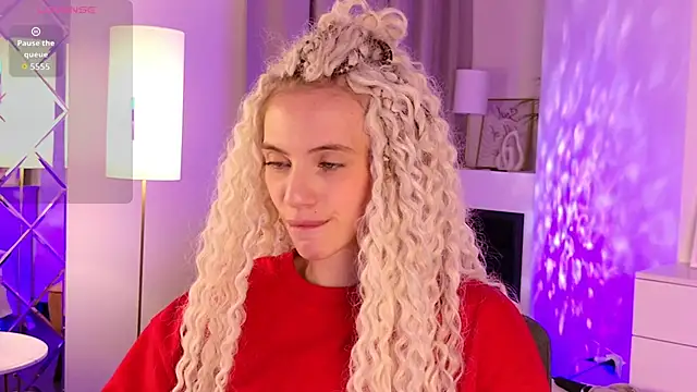 Snapshot of mia_silkk chatting on 01/12/26, 06:40 mia silkk online show from 01/12/26, 06:40