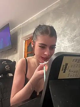 MissHerra2 online show from 11/27/25, 05:59