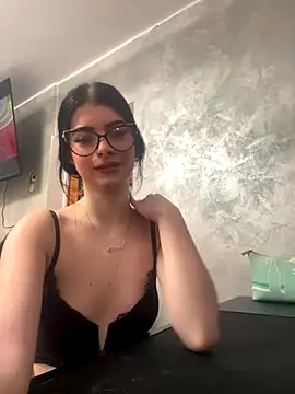 MissHerra2 online show from 12/05/25, 08:23