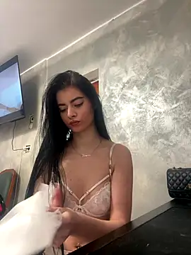 MissHerra2 online show from 12/15/25, 12:09