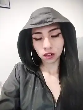 Snapshot of Miha_sophia chatting on 10/31/25, 02:45 Miha sophia online show from 10/31/25, 02:45