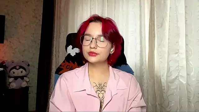 TheaBertch online show from 10/20/25, 01:22