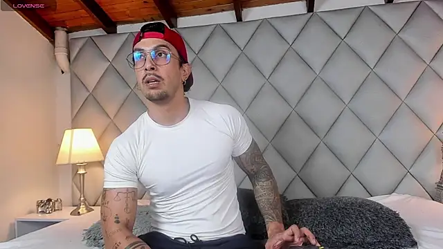 Liam Espinoza online show from 11/13/25, 07:35