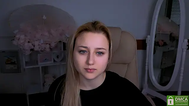 Snapshot of Lulu___Moon chatting on 02/04/26, 09:42 Lulu Moon online show from 02/04/26, 09:42