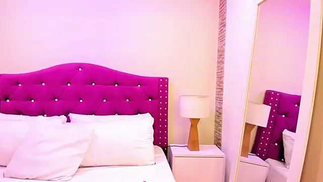 Valery Monn online show from 10/16/25, 11:22