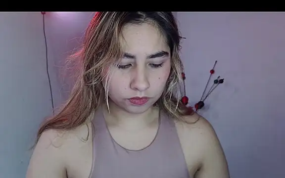 sofiazaf5 online show from 10/29/25, 02:30