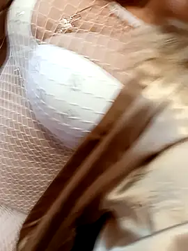 FineCaroline online show from 10/16/25, 09:54