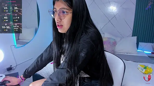 Briseida-White online show from 10/27/25, 01:37