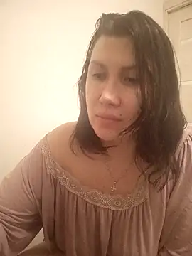 Snapshot of Ambika_beauty chatting on 04/19/26, 10:23 Ambika beauty online show from 04/19/26, 10:23