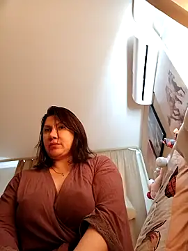 Snapshot of Ambika_beauty chatting on 05/02/26, 11:15 Ambika beauty online show from 05/02/26, 11:15