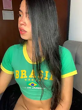 LunaMoore Pink online show from 03/17/26, 12:41