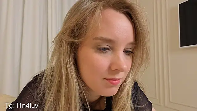 Snapshot of AIicaparkerc chatting on 10/28/25, 10:12 AIicaparkerc online show from 10/28/25, 10:12