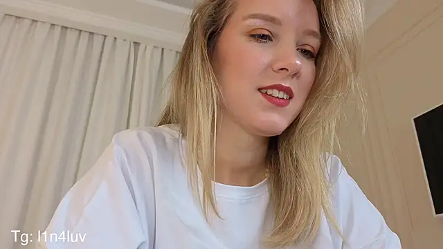 Snapshot of AIicaparkerc chatting on 11/10/25, 09:36 AIicaparkerc online show from 11/10/25, 09:36