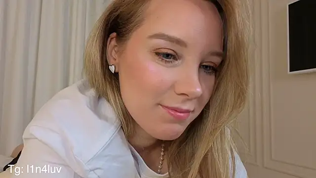 Snapshot of AIicaparkerc chatting on 11/11/25, 09:26 AIicaparkerc online show from 11/11/25, 09:26