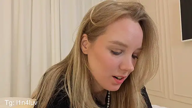 Snapshot of AIicaparkerc chatting on 11/13/25, 09:14 AIicaparkerc online show from 11/13/25, 09:14