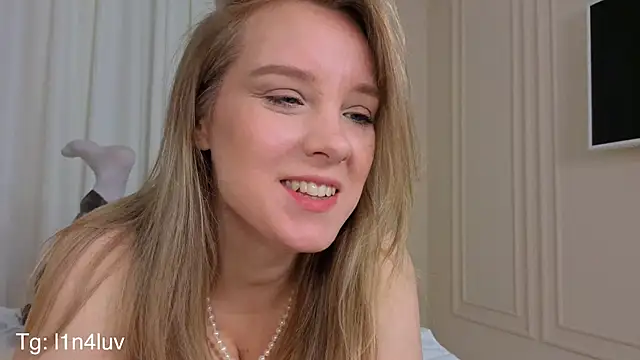 Snapshot of AIicaparkerc chatting on 11/18/25, 10:36 AIicaparkerc online show from 11/18/25, 10:36