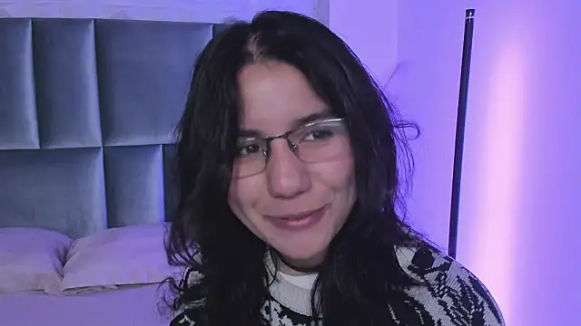 HollyPeach online show from 02/05/26, 07:29