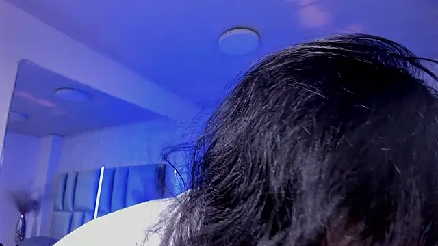 HollyPeach online show from 03/09/26, 07:51