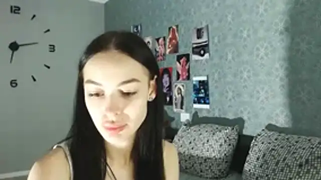 Snapshot of Daphne_Darkthorn chatting on 10/25/25, 03:14 Daphne Darkthorn online show from 10/25/25, 03:14