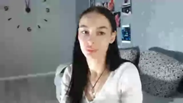 Snapshot of Daphne_Darkthorn chatting on 10/27/25, 12:58 Daphne Darkthorn online show from 10/27/25, 12:58