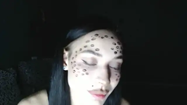 Snapshot of Daphne_Darkthorn chatting on 10/31/25, 04:41 Daphne Darkthorn online show from 10/31/25, 04:41