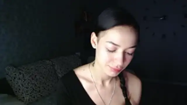 Snapshot of Daphne_Darkthorn chatting on 11/03/25, 04:14 Daphne Darkthorn online show from 11/03/25, 04:14