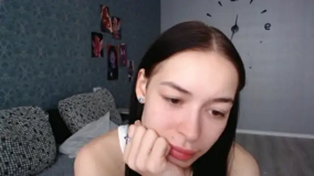 Snapshot of Daphne_Darkthorn chatting on 11/05/25, 12:27 Daphne Darkthorn online show from 11/05/25, 12:27