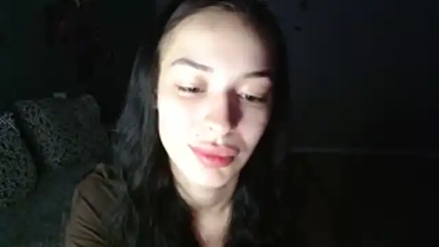 Snapshot of Daphne_Darkthorn chatting on 11/06/25, 03:40 Daphne Darkthorn online show from 11/06/25, 03:40