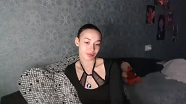 Snapshot of Daphne_Darkthorn chatting on 11/09/25, 02:21 Daphne Darkthorn online show from 11/09/25, 02:21