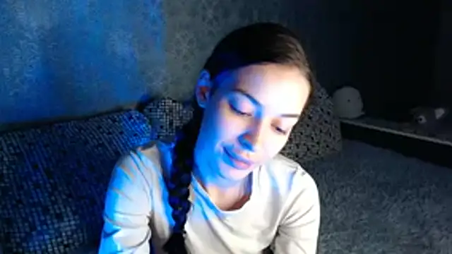 Snapshot of Daphne_Darkthorn chatting on 11/14/25, 02:27 Daphne Darkthorn online show from 11/14/25, 02:27