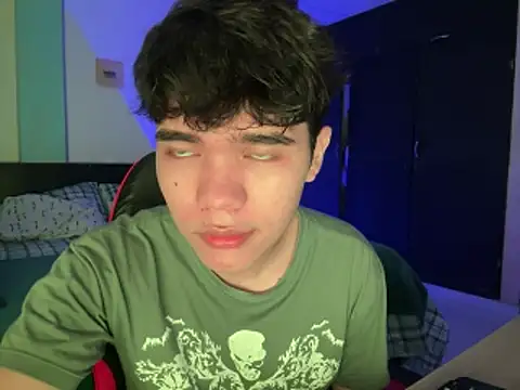 Im Camii online show from 04/17/26, 04:43