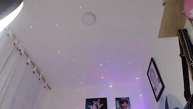 Queen of m111lk online show from 12/17/25, 01:55