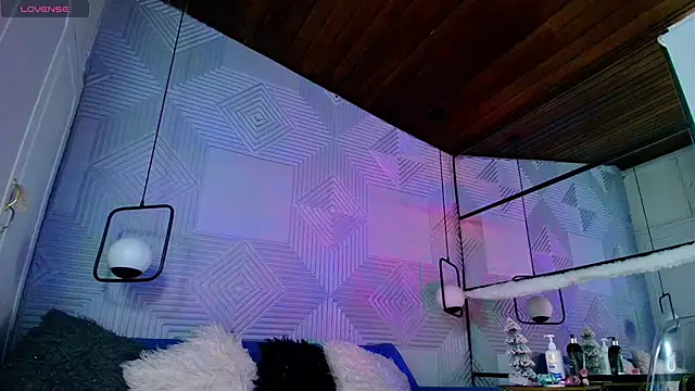 CinnamonHeat online show from 11/19/25, 11:10