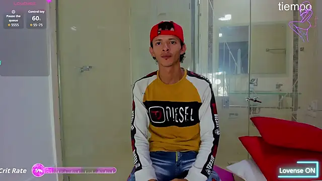 Snapshot of Mystic_temptation18 chatting on 10/16/25, 02:56 Mystic temptation18 online show from 10/16/25, 02:56