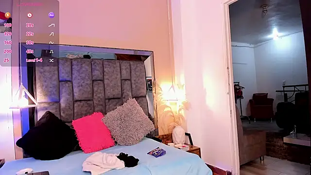 SofiRuiz  online show from 12/04/25, 03:16