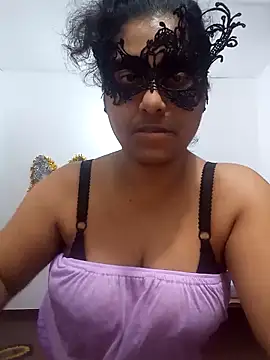 Snapshot of Expose_Queen chatting on 05/19/26, 07:42 Expose Queen online show from 05/19/26, 07:42